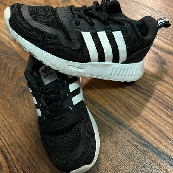 10K ADIDAS TODDLER SHOES - Picture 1 of 1